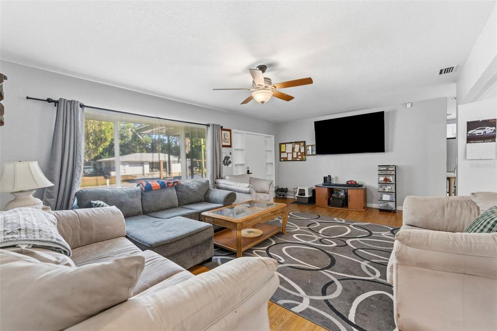 1485 Overlea Street Clearwater, FL 33755 - Photo 4 of 29