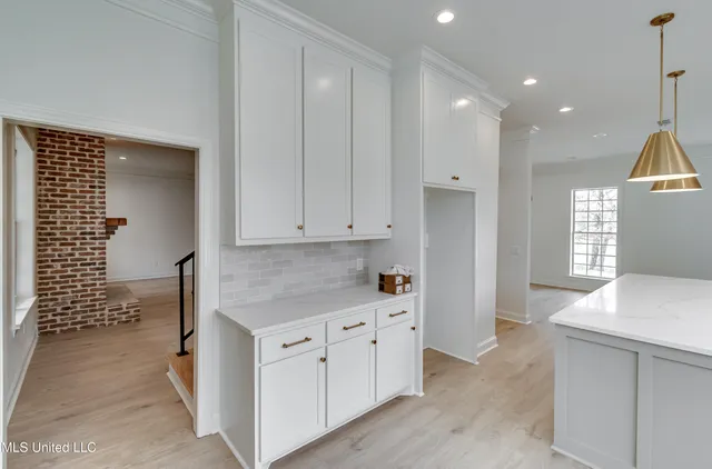 $973,500 | 200 Cripple Creek Road, Canton, MS 39046