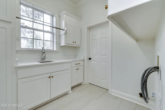 $973,500 | 200 Cripple Creek Road, Canton, MS 39046