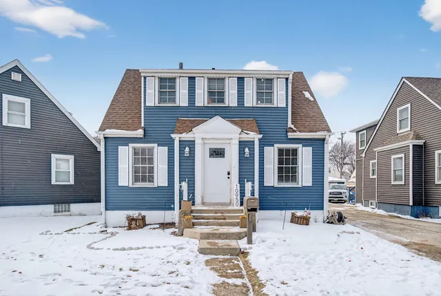 $415,000 | 10950 South Homan Avenue, Chicago, IL 60655