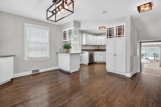 $415,000 | 10950 South Homan Avenue, Chicago, IL 60655