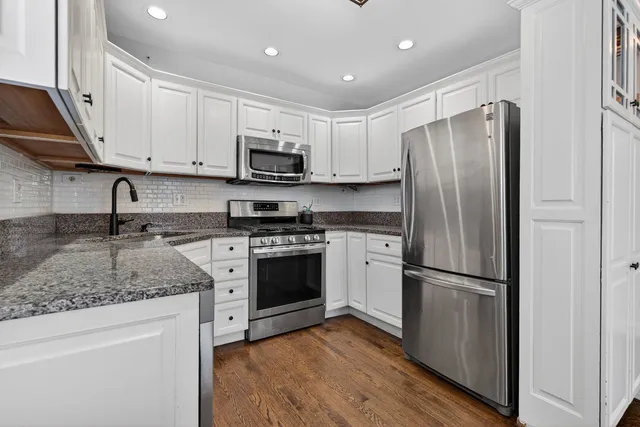 $415,000 | 10950 South Homan Avenue, Chicago, IL 60655