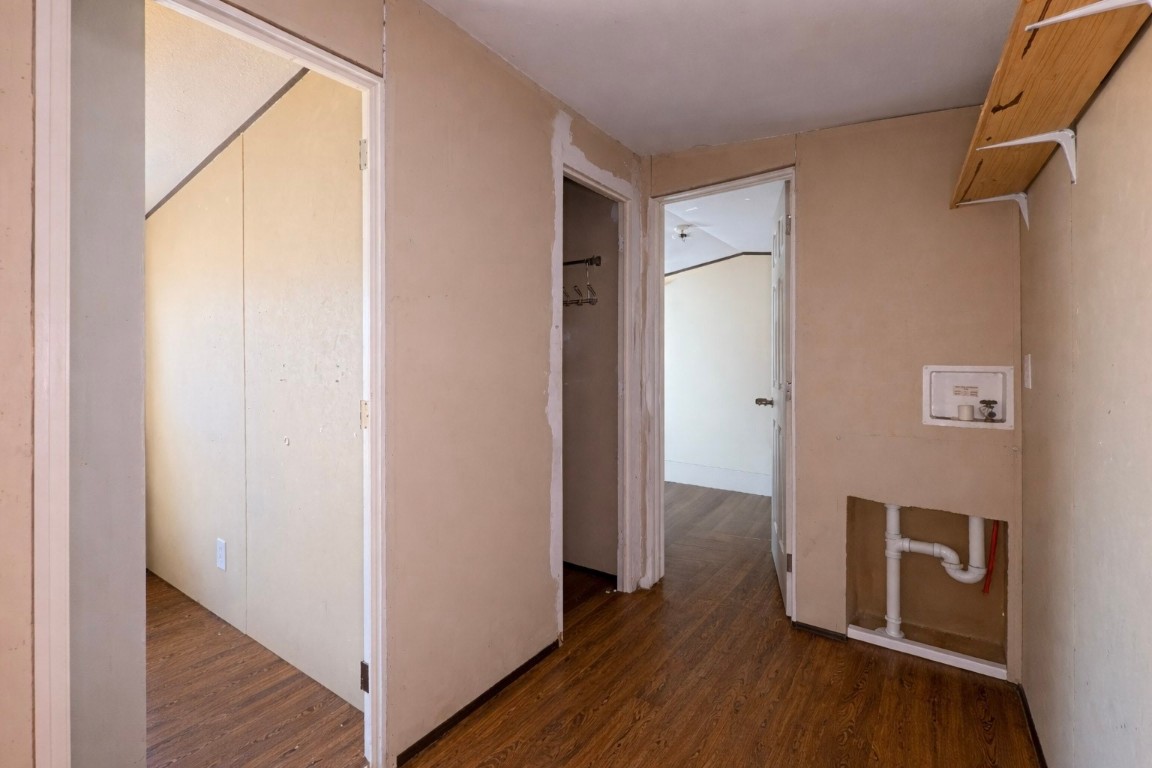 810 North Battlebell Road Highlands, TX 77562 - Photo 4 of 9