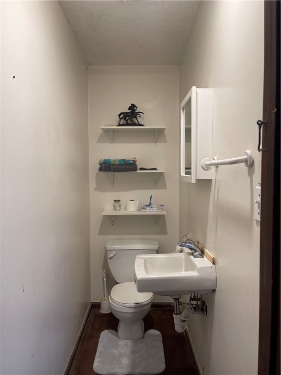 13011 Janda Road Seneca, SC 29672 - Photo 12 of 38 Master Half Bath