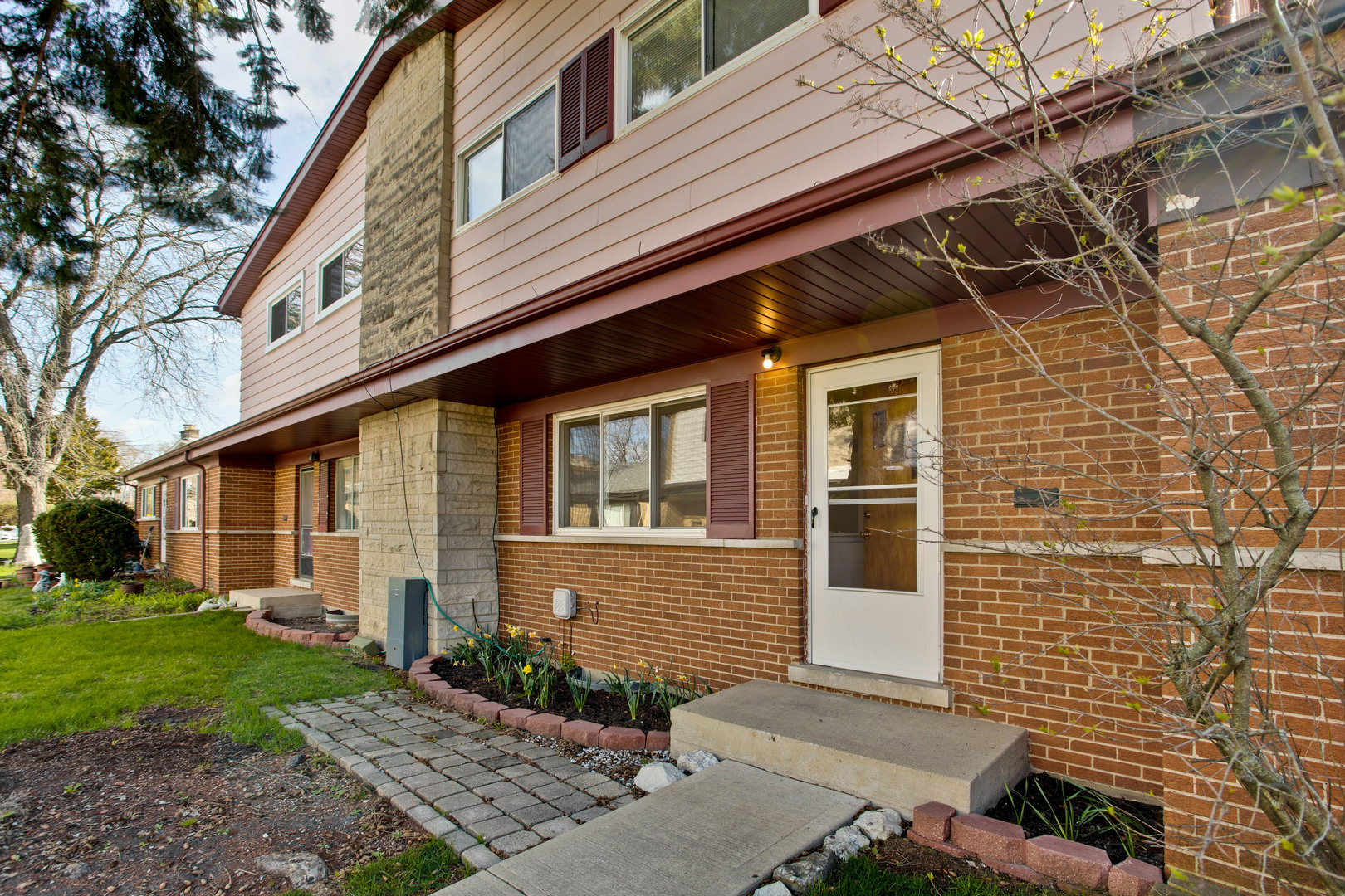418 Glendale Road Glenview, IL 60025 - Photo 2 of 28