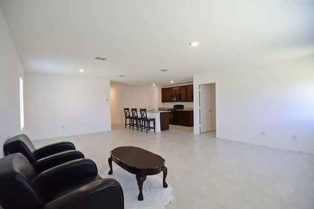 $1,800 | 14133 Aberavon Drive, Pilot Point, TX 76258