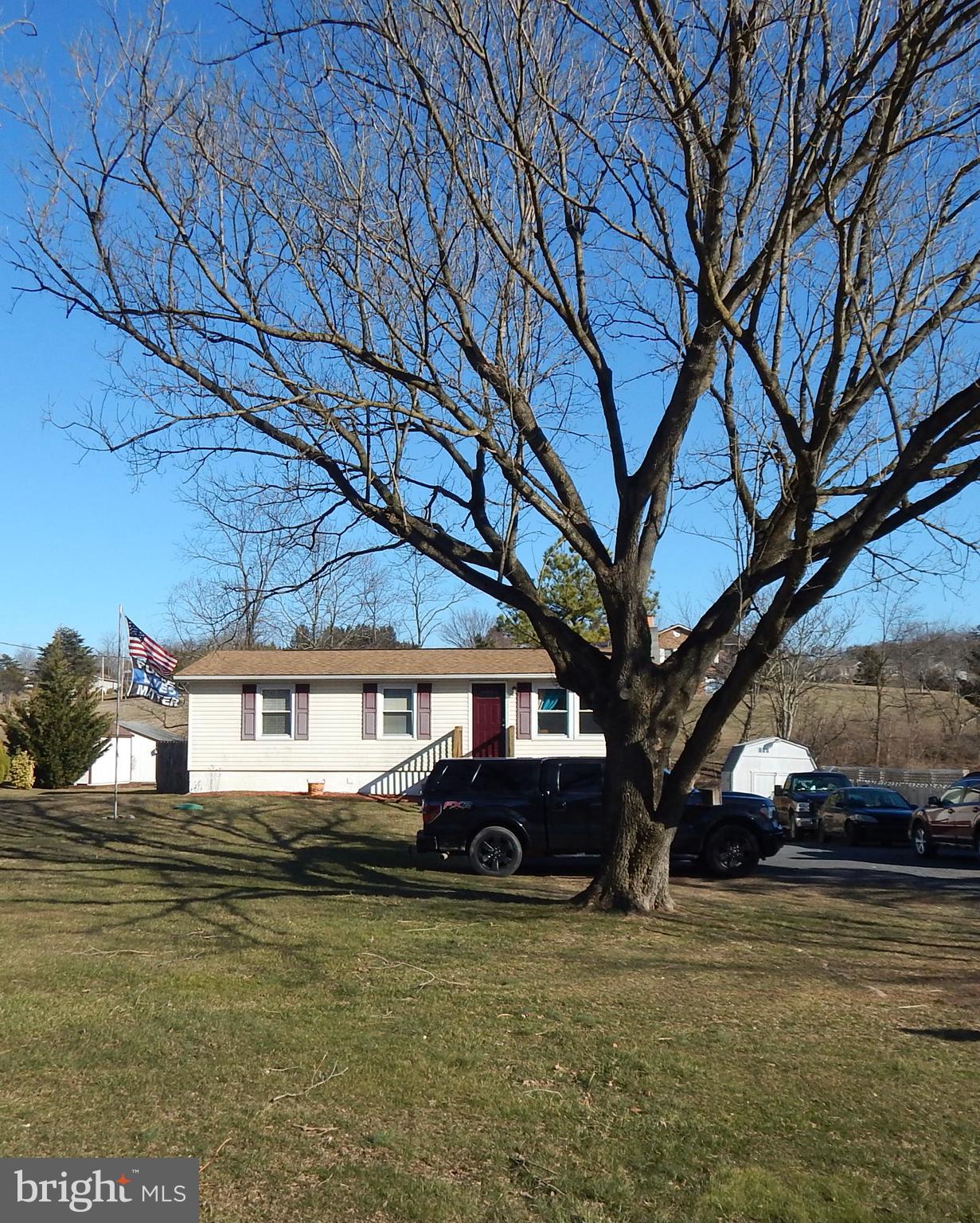 6285 Valley Road Berkeley Springs, WV 25411 - Photo 2 of 30 Gallery Image 2