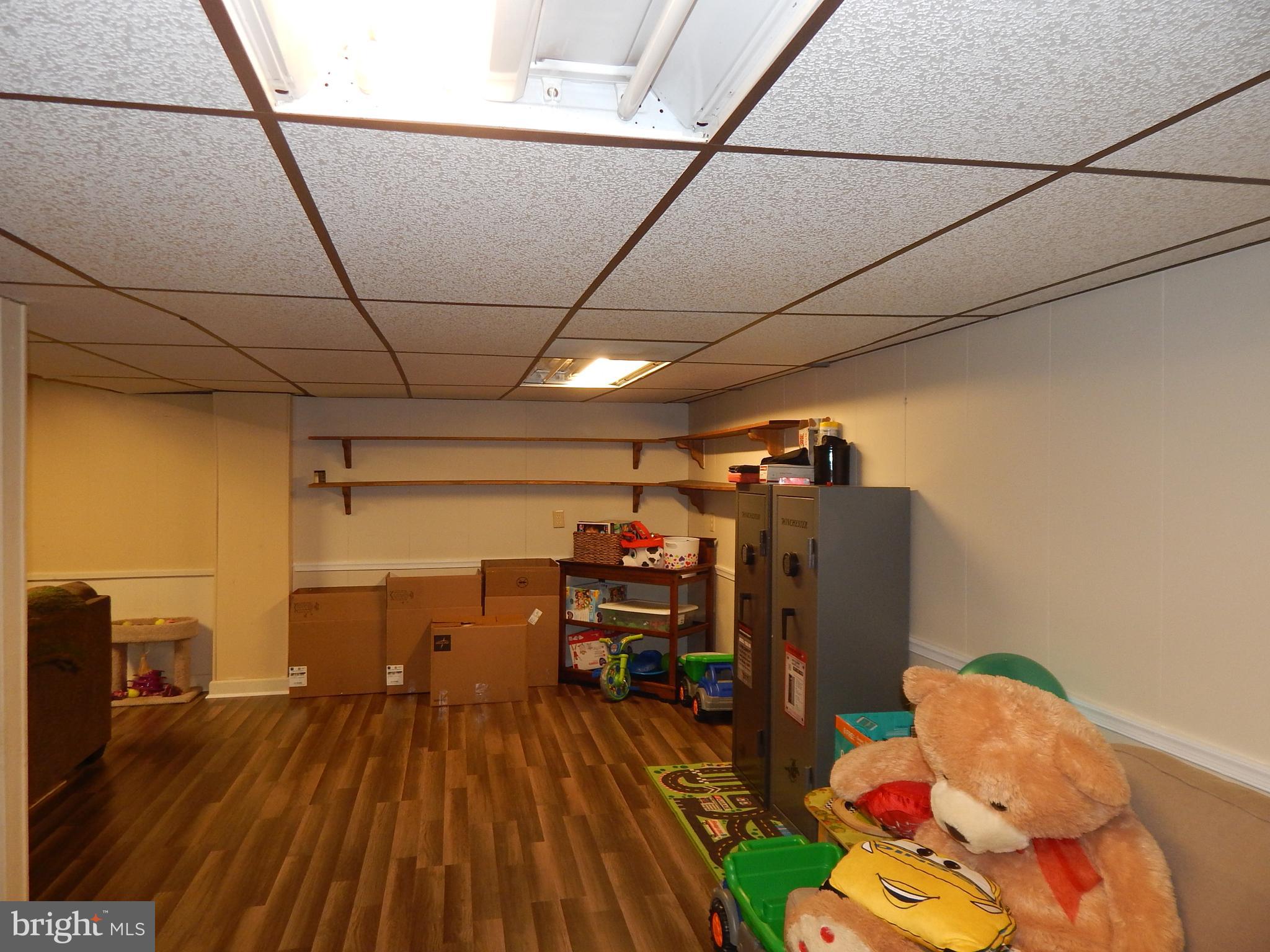 6285 Valley Road Berkeley Springs, WV 25411 - Photo 25 of 30 Gallery Image 25