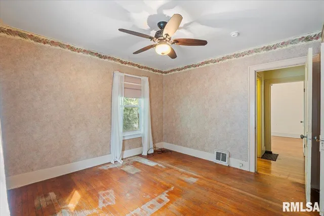 $139,900 | 2416 30th Street, Rock Island, IL 61201