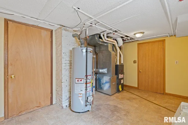 $139,900 | 2416 30th Street, Rock Island, IL 61201