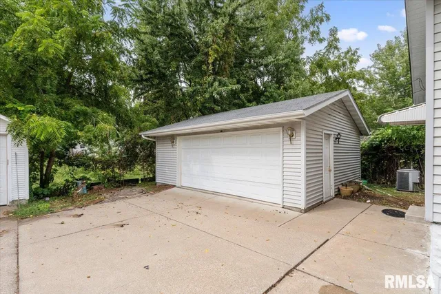 $139,900 | 2416 30th Street, Rock Island, IL 61201