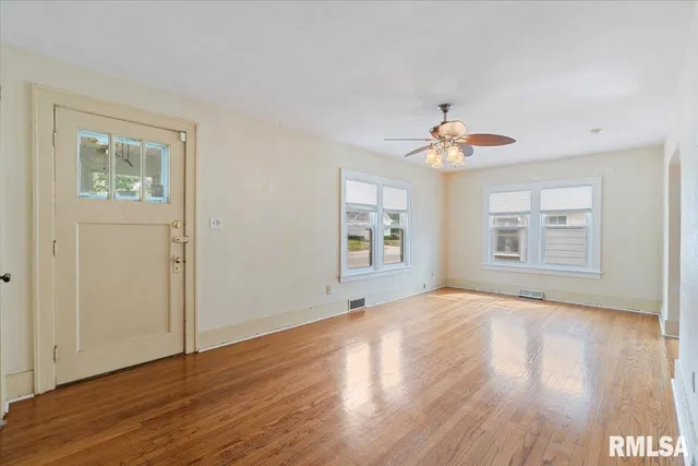 $139,900 | 2416 30th Street, Rock Island, IL 61201