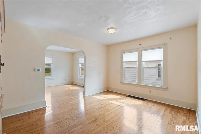 $139,900 | 2416 30th Street, Rock Island, IL 61201