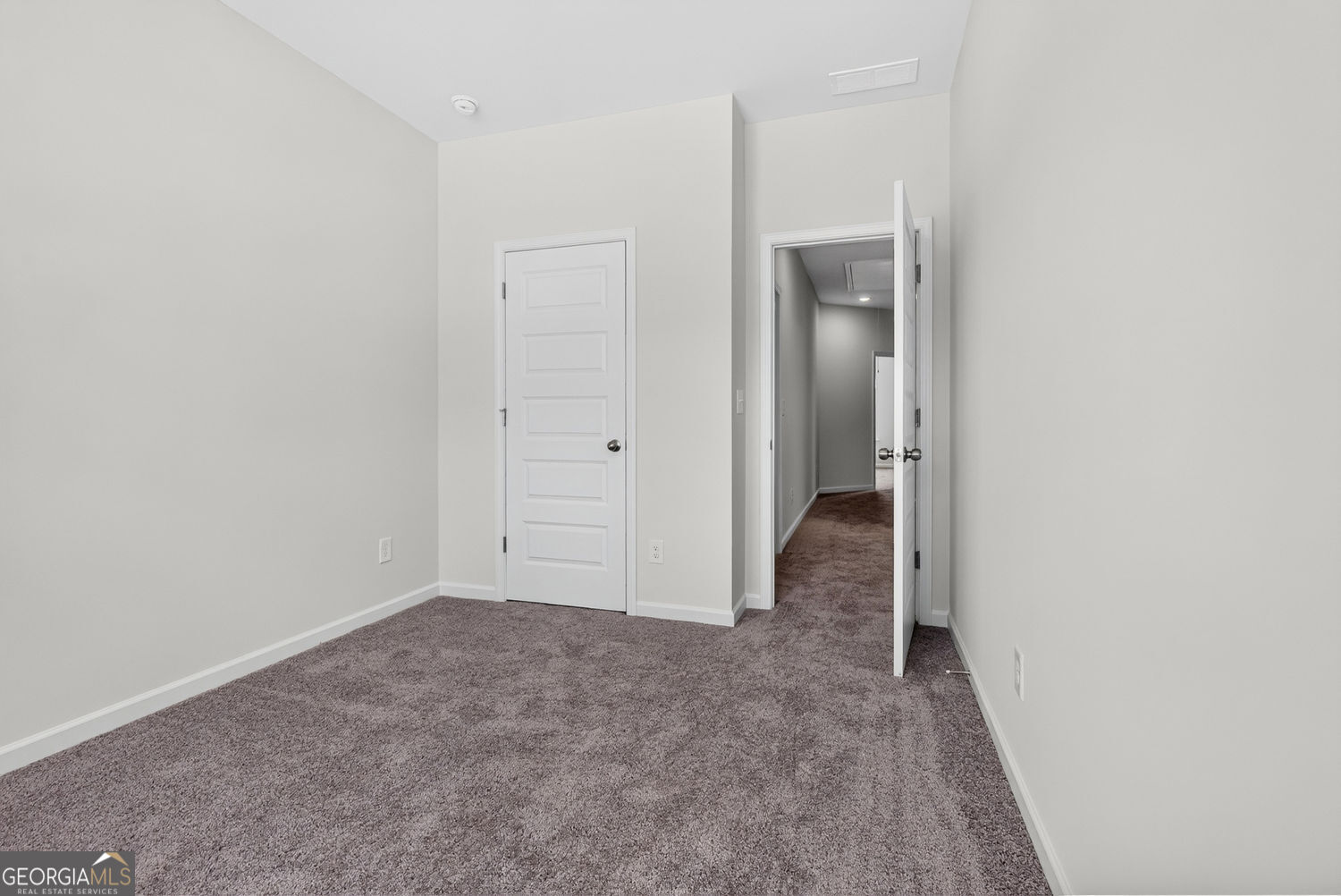 155 Oconee Road, Unit 252 Cartersville, GA 30120 - Photo 29 of 39 an empty room with a bathroom and a sink