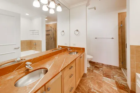$475,000 | 125 East 13th Street, Unit 1103, Chicago, IL 60605