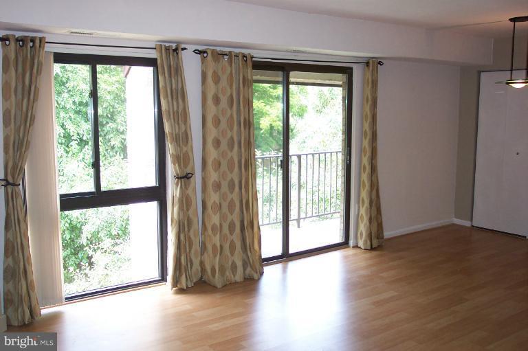6149 L Edsall Road, Unit 6149 Alexandria, VA 22304 - Photo 10 of 12 Living Room