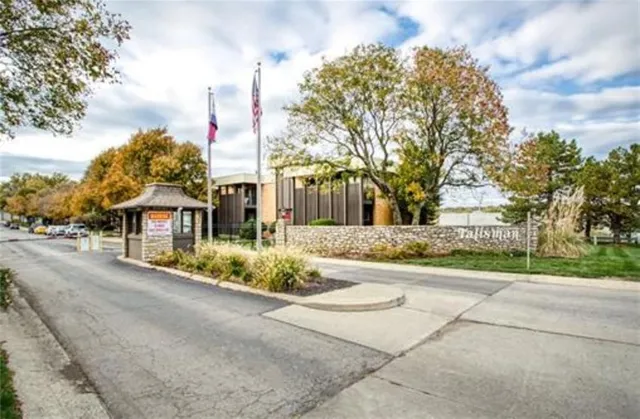 $142,000 | 459 West 104th Street, Unit A, Kansas City, MO 64114