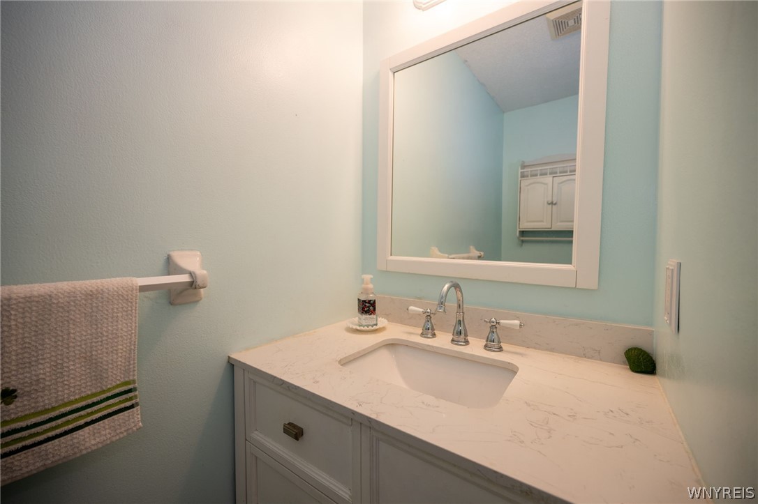 4746 Bayview Road Hamburg, NY 14075 - Photo 13 of 40