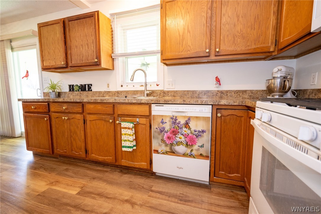 4746 Bayview Road Hamburg, NY 14075 - Photo 6 of 40