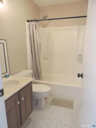 $3,500 | 124 South Montowese Street, Unit 10, Branford, CT 06405