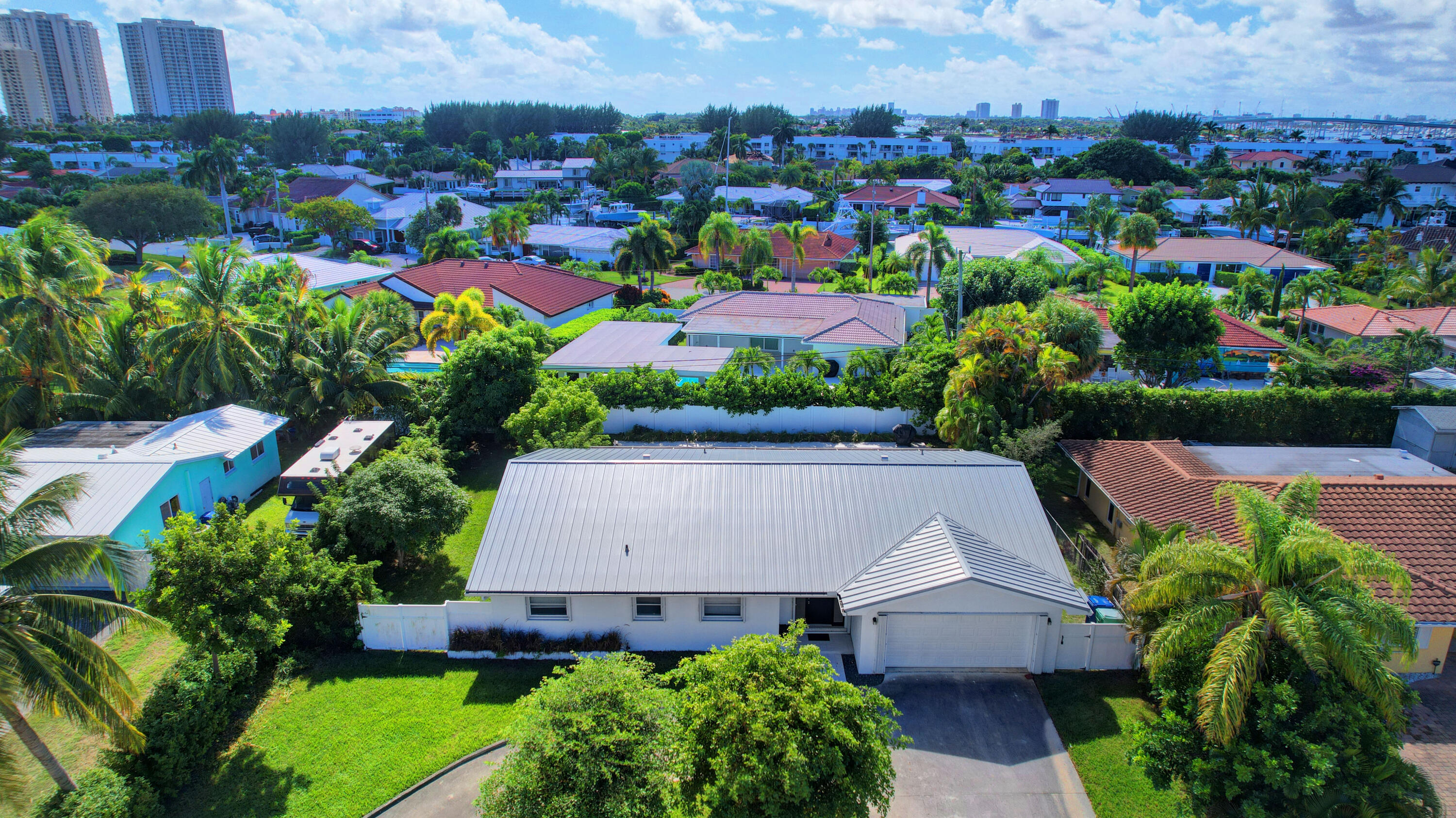1171 Bimini Lane Singer Island, FL 33404 - Photo 16 of 61 46_house air (2)