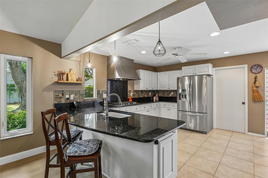 3757 Countryside Road Sarasota, FL 34233 - Photo 3 of 33