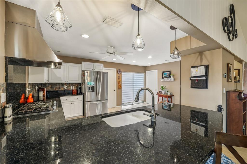3757 Countryside Road Sarasota, FL 34233 - Photo 5 of 33