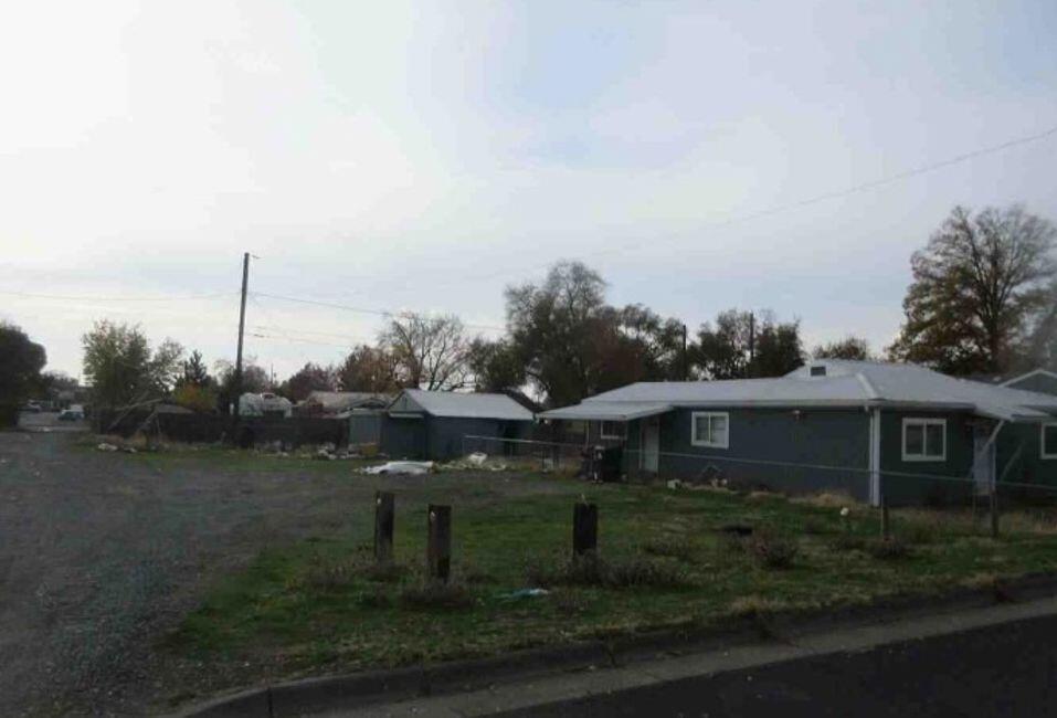 409 West Ridgeway Avenue Hermiston, OR 97838 - Photo 2 of 6 P1155XC-1