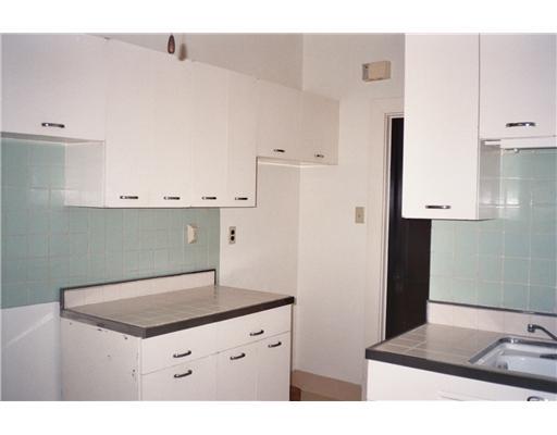 3968 Brandon Road Brighton Heights, PA 15212 - Photo 4 of 18 Kitchen. FRESHLY PAINTED LIGHT AND BRIGHT EAT IN KITCHEN.