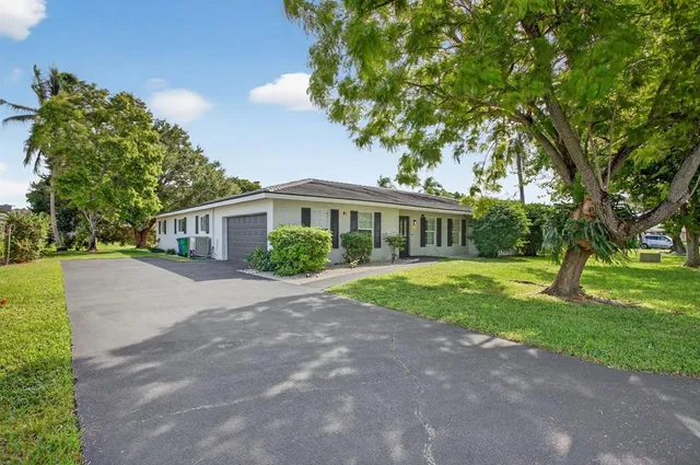 $825,000 | 2421 Northwest 114th Avenue, Coral Springs, FL 33065