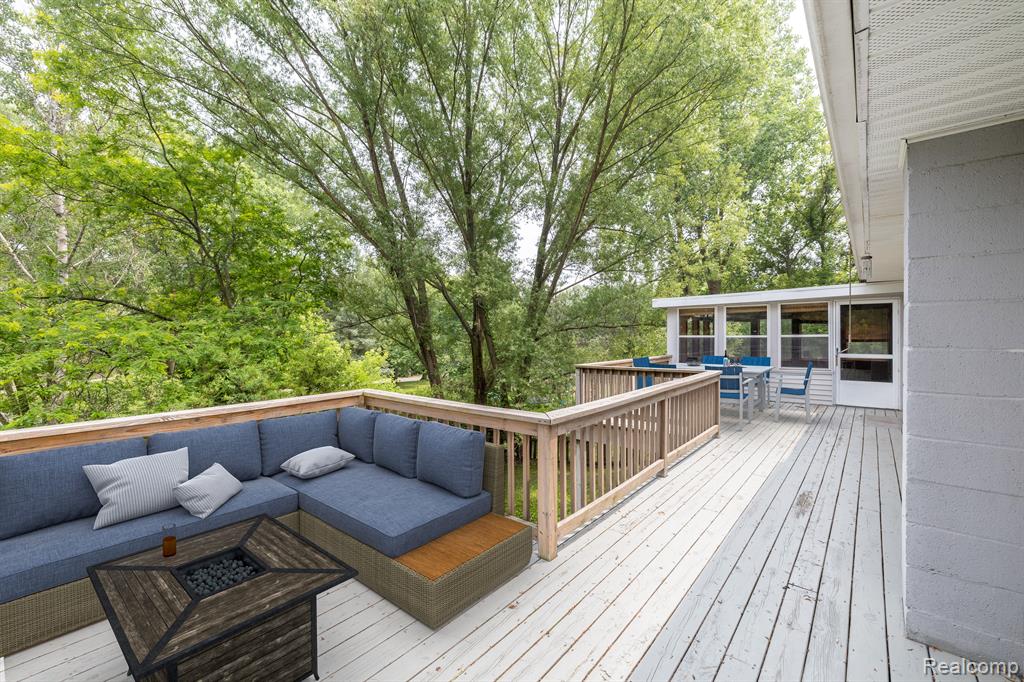 9920 Dexter-Pinckney Road Pinckney, MI 48169 - Photo 11 of 46 Gallery Image 11