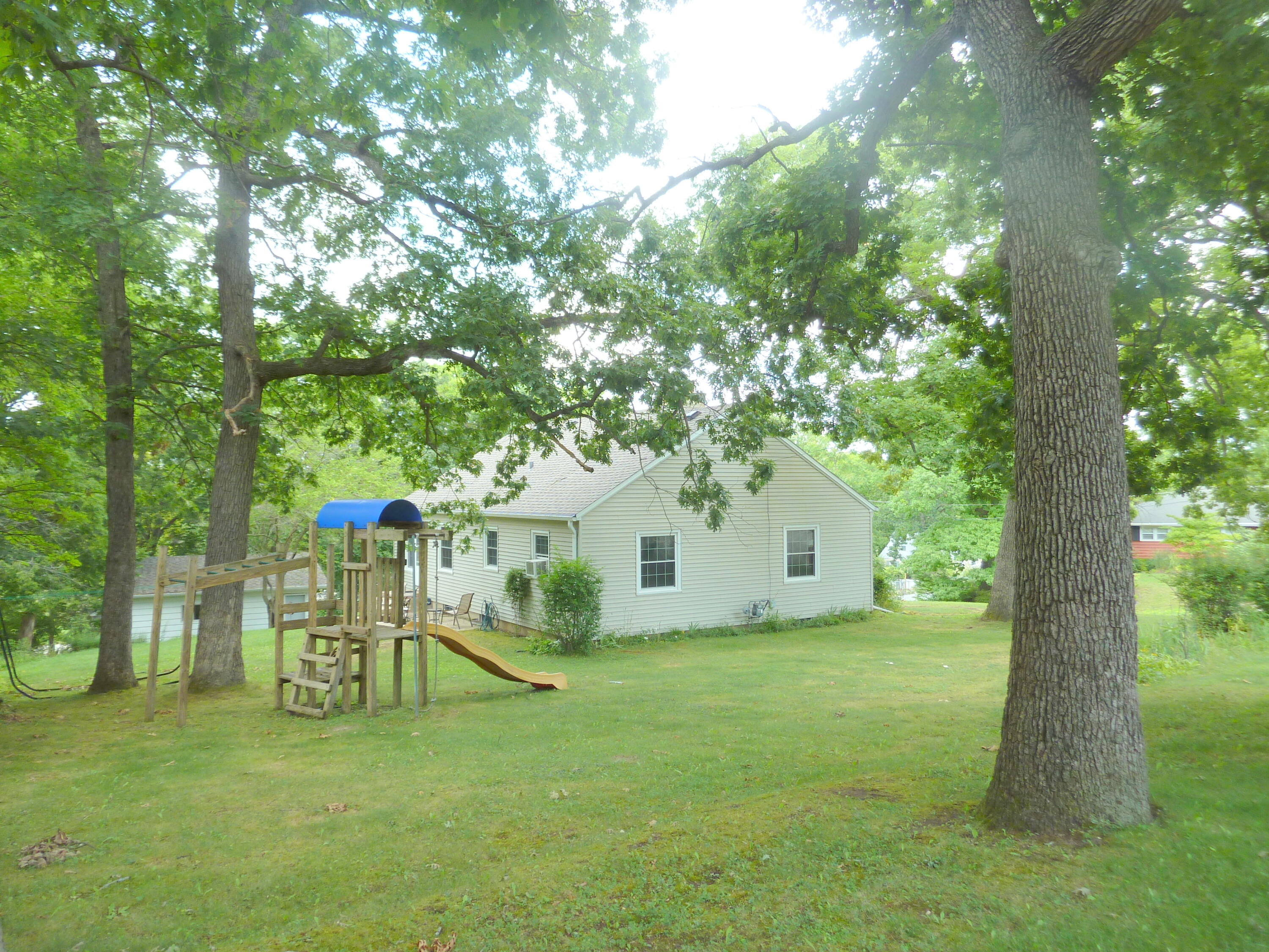 227 3rd Street Pewaukee, WI 53072 - Photo 25 of 25 3rd - SW corner
