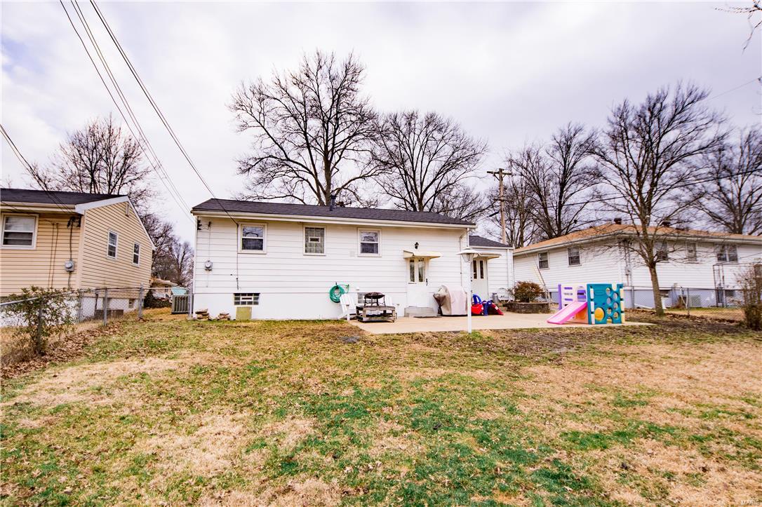 7829 Decatur Drive St. Louis, MO 63123 - Photo 3 of 17 Gallery Image 3