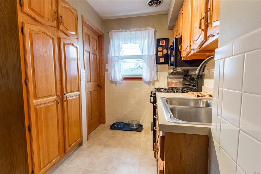 7829 Decatur Drive St. Louis, MO 63123 - Photo 9 of 17 Gallery Image 9