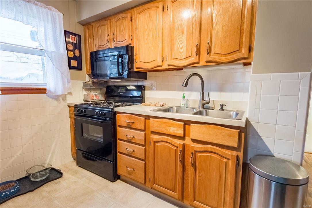 7829 Decatur Drive St. Louis, MO 63123 - Photo 10 of 17 Gallery Image 10