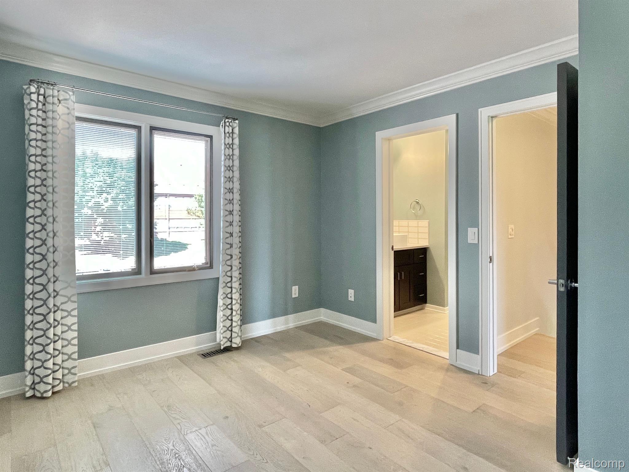 876 GreenView Court Rochester, MI 48307 - Photo 28 of 40 Bedroom #2