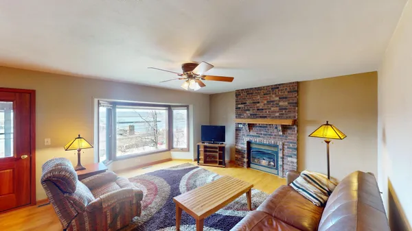 $229,900 | W670 Highway 35, Fountain City, WI 54629