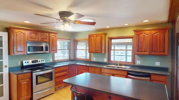 $229,900 | W670 Highway 35, Fountain City, WI 54629