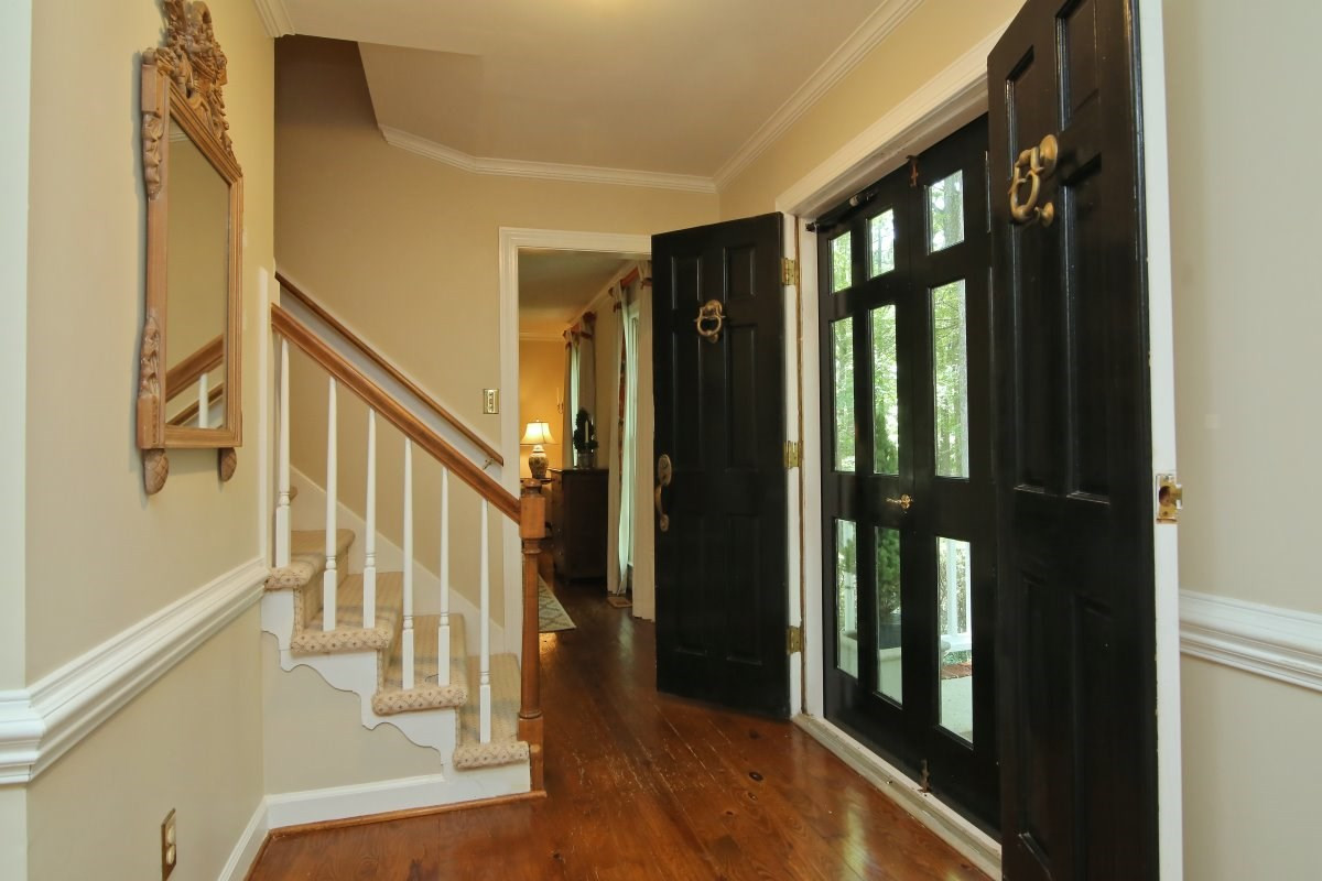10004 Sycamore Road Raleigh, NC 27613 - Photo 4 of 25 Foyer