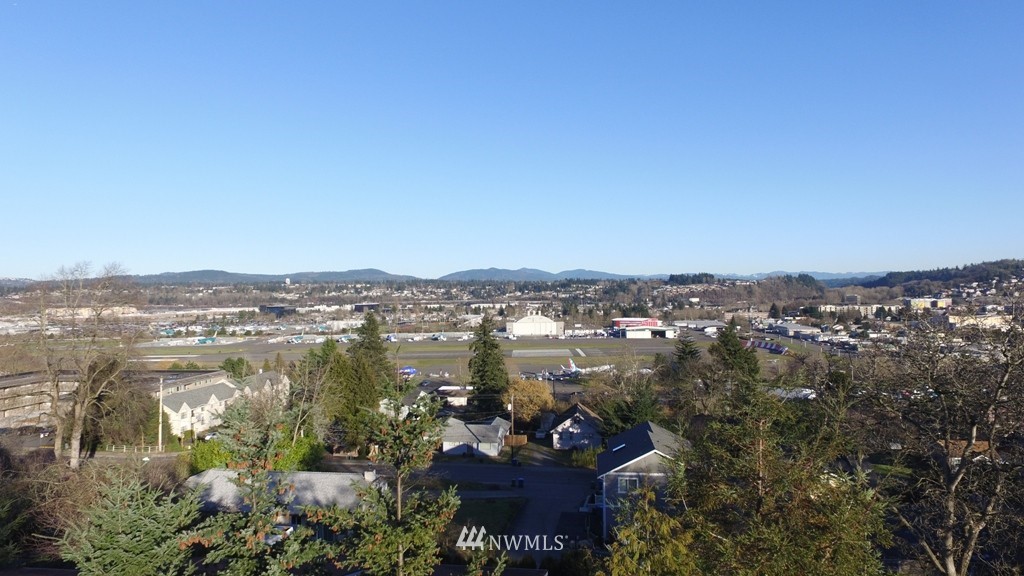 320 Maple Avenue Northwest Renton, WA 98057 - Photo 3 of 25