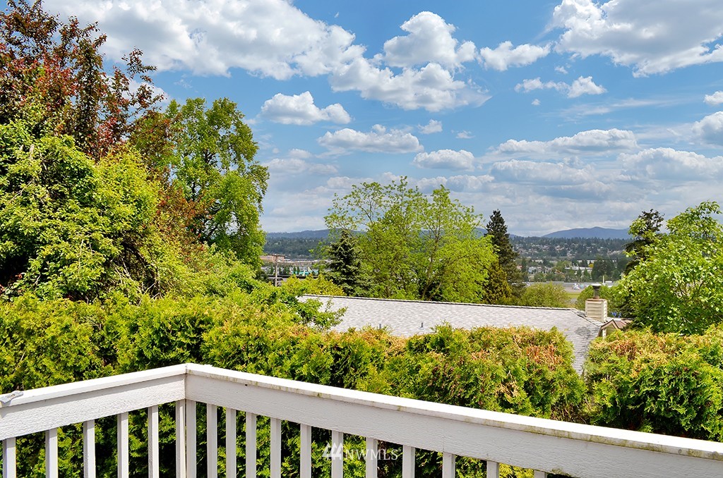 320 Maple Avenue Northwest Renton, WA 98057 - Photo 23 of 25