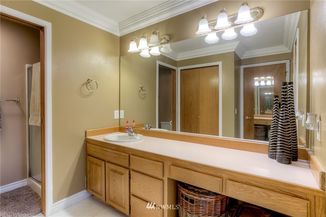320 Maple Avenue Northwest Renton, WA 98057 - Photo 10 of 25