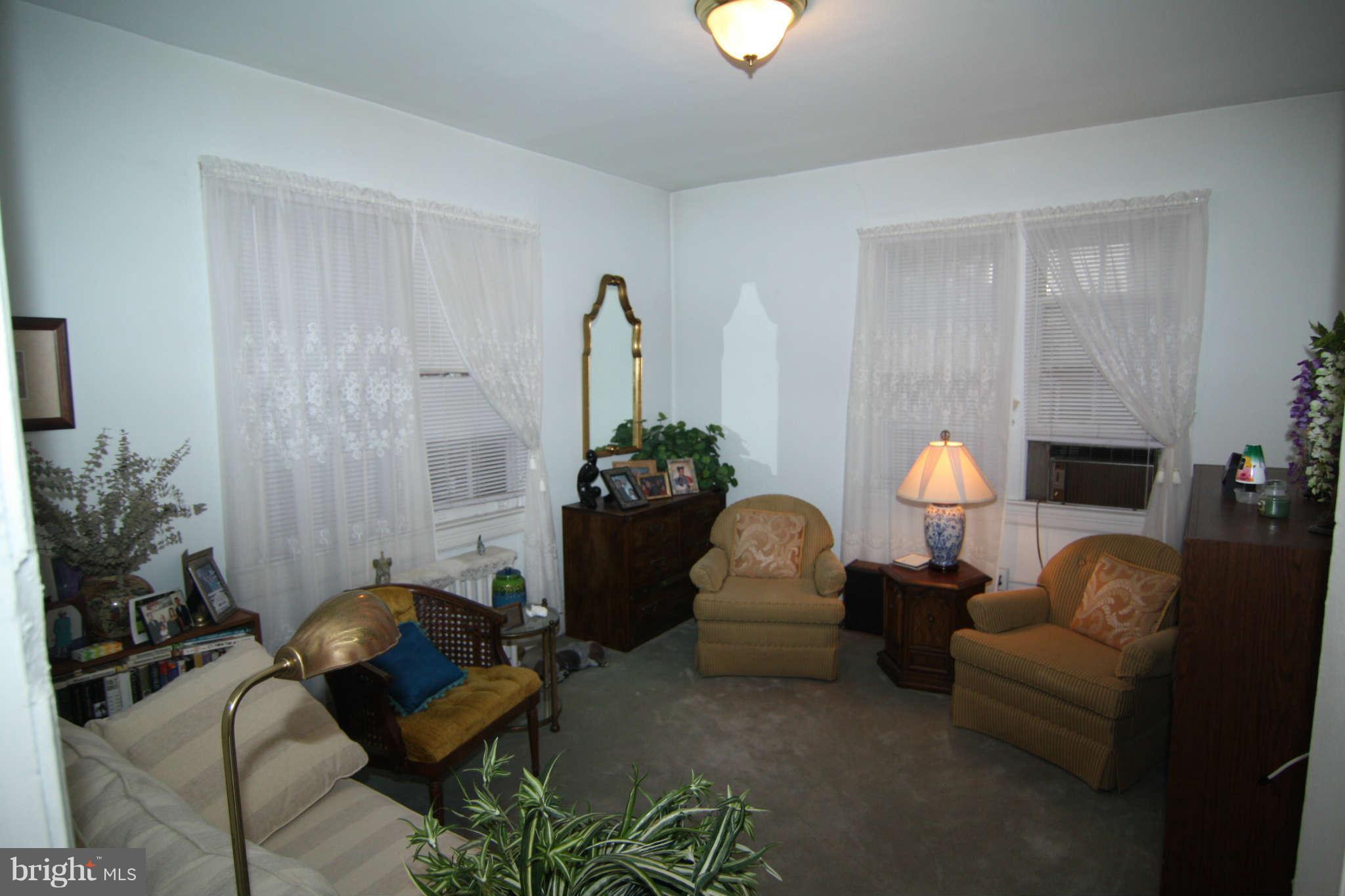 222 Farragut Street Northwest, Unit 105 Washington, DC 20011 - Photo 1 of 5 Living Room