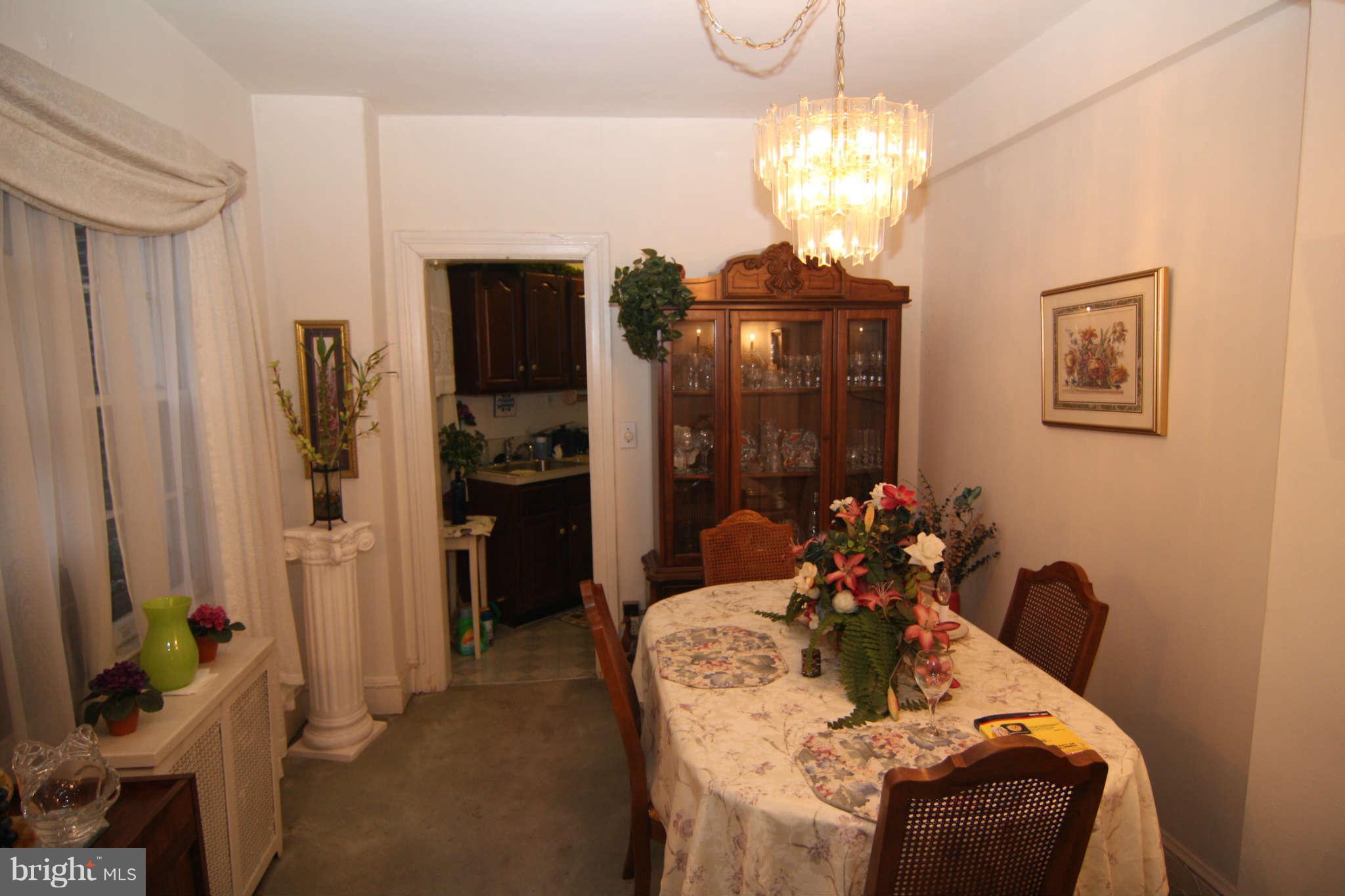 222 Farragut Street Northwest, Unit 105 Washington, DC 20011 - Photo 2 of 5 Dining Room