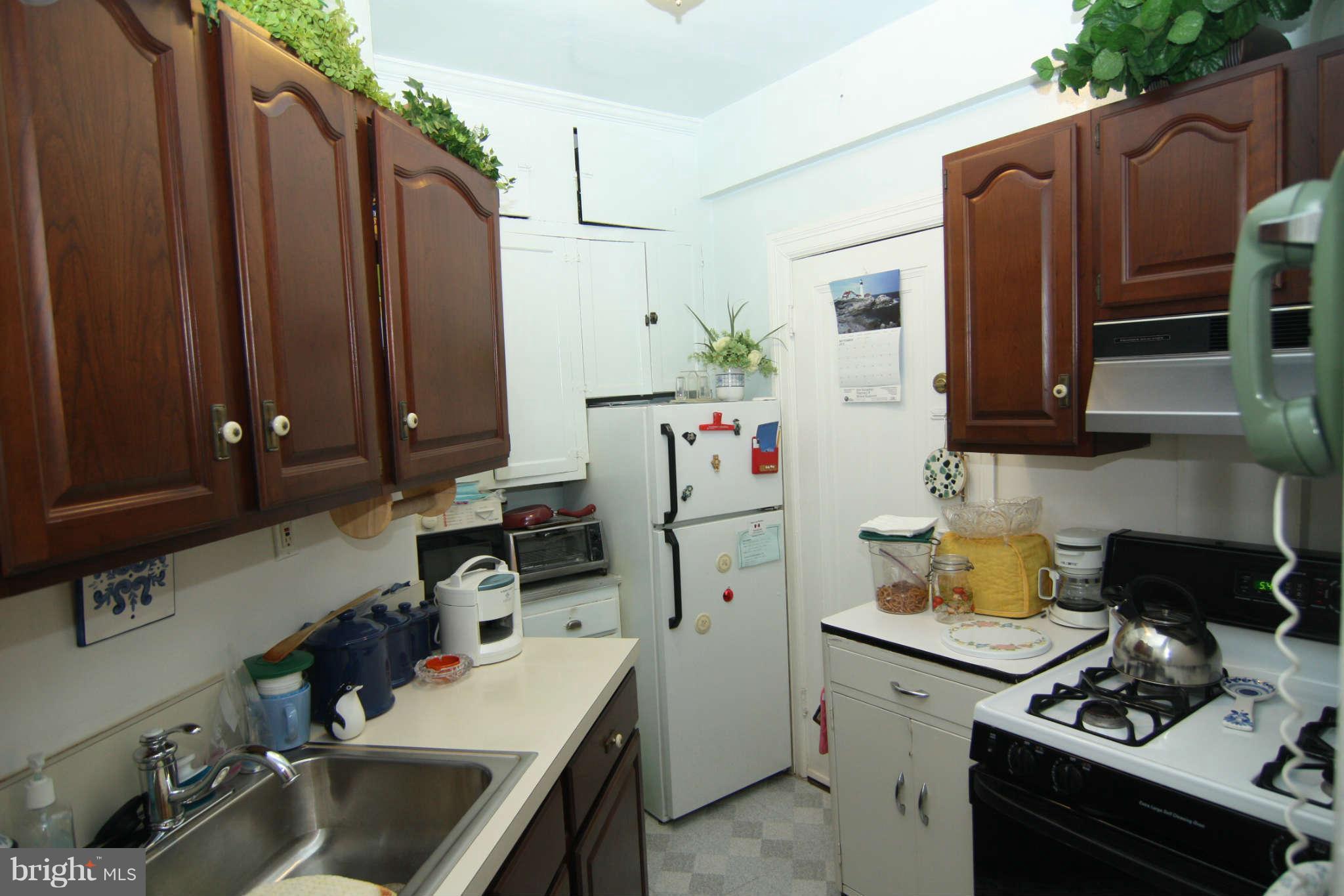 222 Farragut Street Northwest, Unit 105 Washington, DC 20011 - Photo 3 of 5 Kitchen