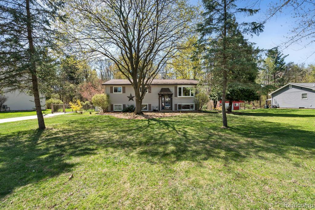 3286 Spring Meadow Drive Rochester, MI 48306 - Photo 3 of 55