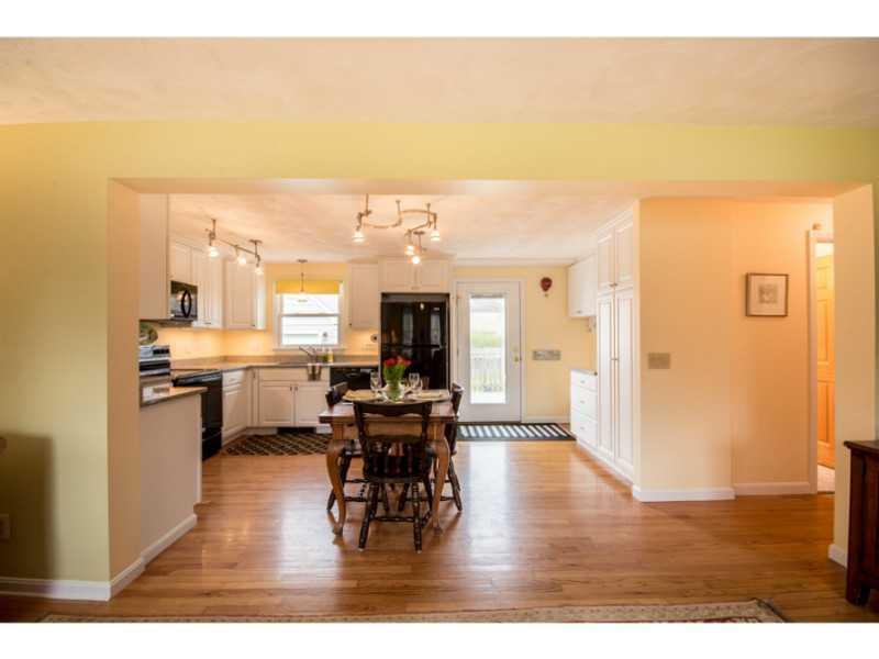 Dining Area. A bright space for meals to be shared