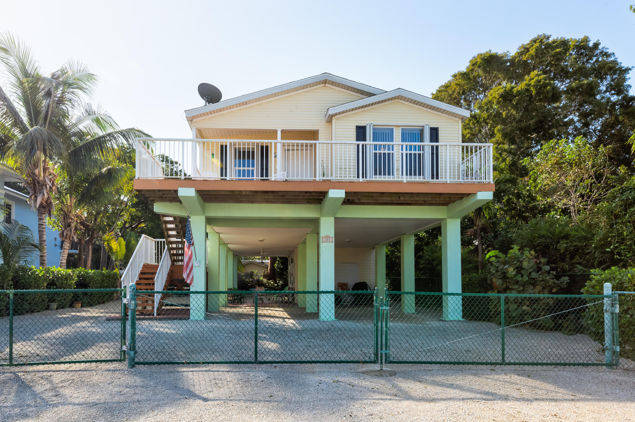308 Vaca Road Key Largo, FL 33037 - Photo 1 of 31 7F6A9671_2_3