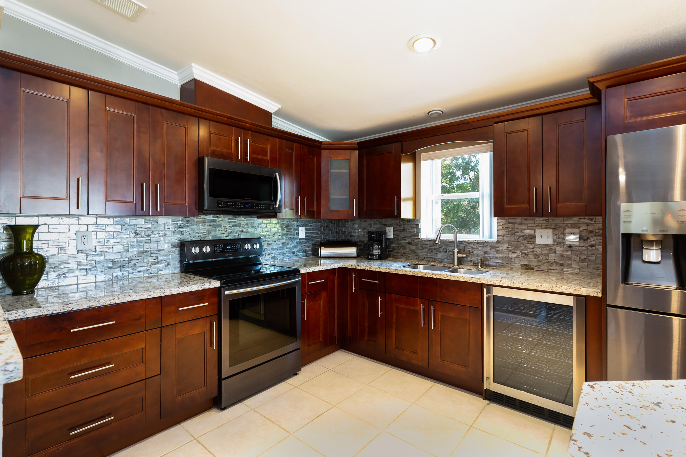 308 Vaca Road Key Largo, FL 33037 - Photo 2 of 31 7F6A9723-Edit