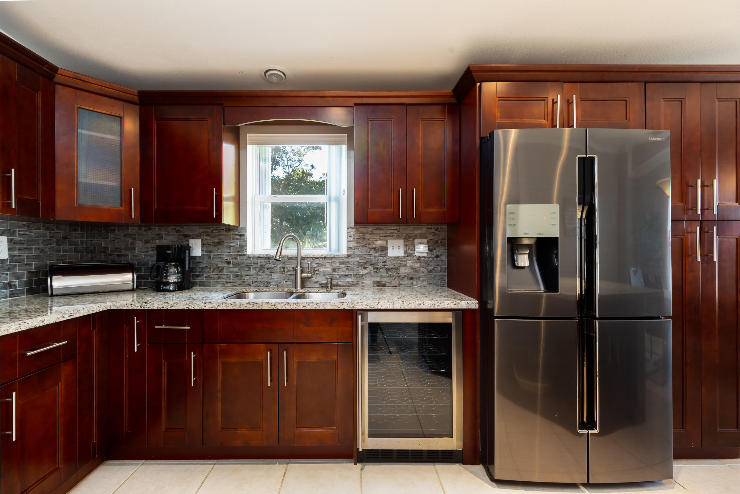 308 Vaca Road Key Largo, FL 33037 - Photo 3 of 31 7F6A9747-Edit